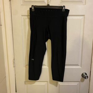 Under Armour LIKE NEW HeatGear Capri Leggings XL
